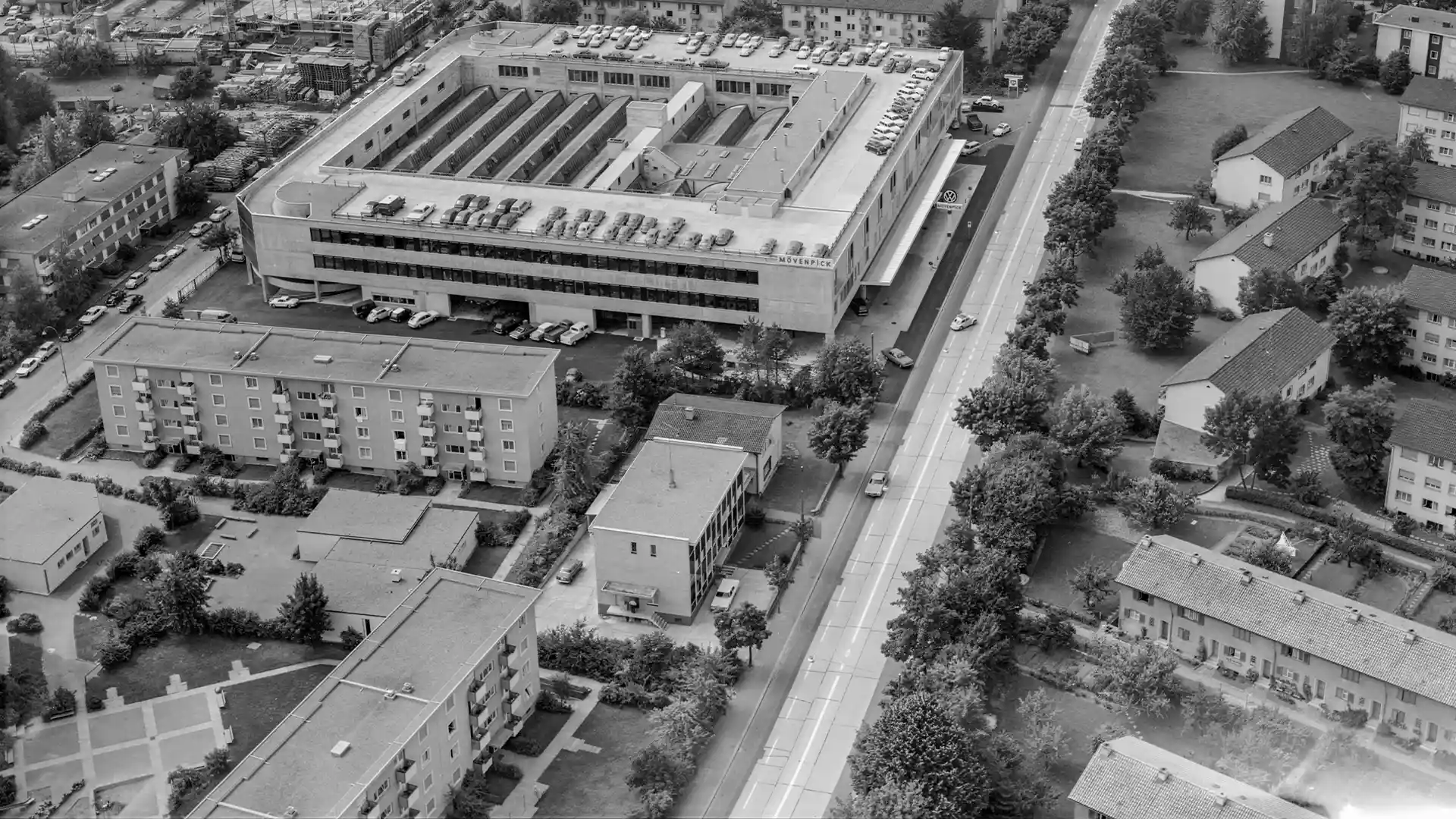Aufnahme 1970: Luegisland, Zürich. Unten links ein Teil unserer heute noch bestehenden Siedlung.